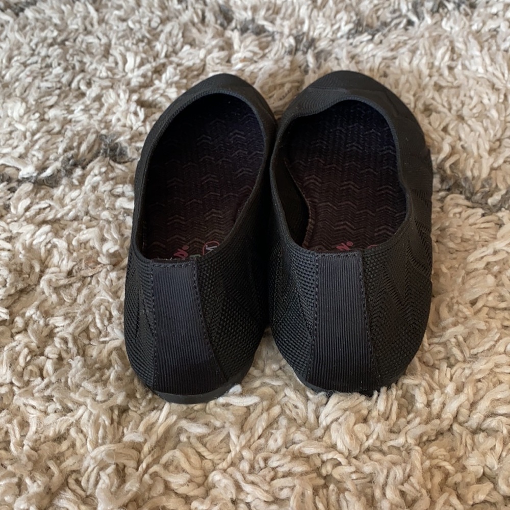 Flats - Picture 3 of 4
